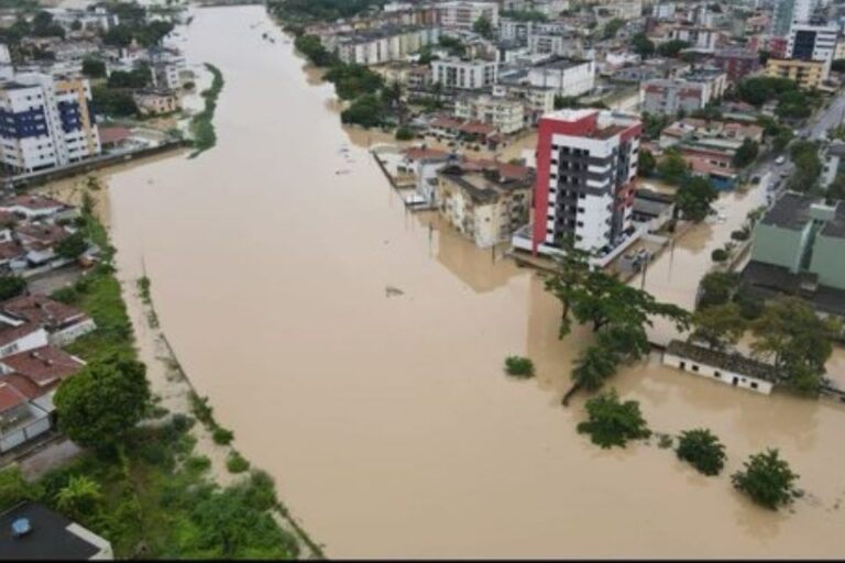 Vista aérea da Lagoa do Fragoso, em Olinda