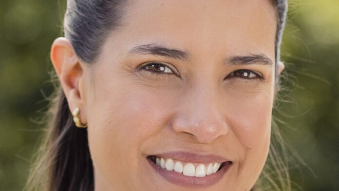 Retrato de Raquel Lyra usado na campanha de 2022