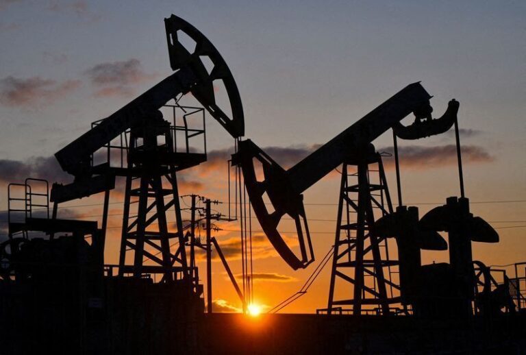 Petróleo recua após Trump cancelar ataque ao Irã e anunciar negociação