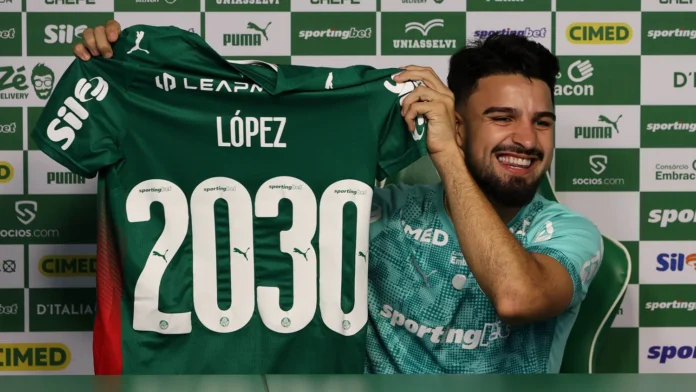 Enquanto o Sport sofre na Série B, o Palmeiras respira a 2.850 metros de altitude em Quito Enquanto o Sport sofre na Série B, o Palmeiras respira a 2.850 metros de altitude em Quito