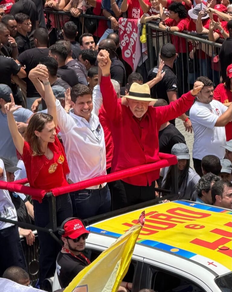 João Campos mira 1º turno após ato com Lula