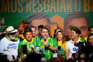 Em ato no Recife, Flávio Bolsonaro evita declarar apoio na disputa pelo Governo de Pernambuco Em ato no Recife, Flávio Bolsonaro evita declarar apoio na disputa pelo Governo de Pernambuco