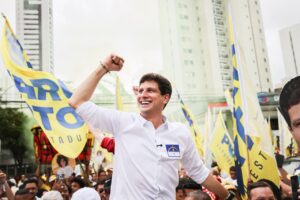 João Campos vem crescendo no estado agora com a força da campanha João Campos vem crescendo no estado agora com a força da campanha