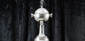 Libertadores define semifinais: Palmeiras enfrenta Fluminense e decide em casa; veja datas, premiação e final