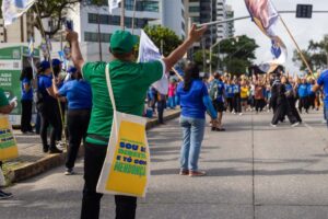 A Marcha para Jesus trazer uns votinhos. A Igreja evangélica ainda mais sem credibilidade