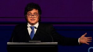 Reino Unido tenta acalmar empresas que atuam nas Ilhas Malvinas em meio a sanções anunciadas por Milei