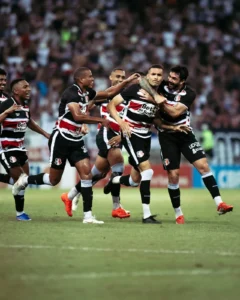 O Santinha na Arena Pernambuco quer mostrar que esse ano vai, torcida abraça o time O Santinha na Arena Pernambuco quer mostrar que esse ano vai, torcida abraça o time