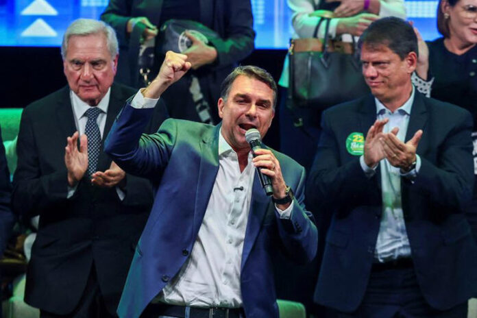 Flávio avisa que não vai ao debate da Band; Lula confirma presença