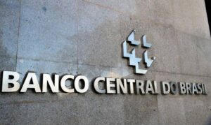 Focus: inflação de 2026 segue em 5,22%, acima do teto, e PIB cai para 1,83%