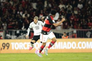 Flamengo bate o Atlético-MG por 3 a 2 no Maracanã e retoma a liderança do Brasileirão