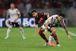 Flamengo perde nos pênaltis para o Estudiantes e está fora da Libertadores Flamengo perde nos pênaltis para o Estudiantes e está fora da Libertadores