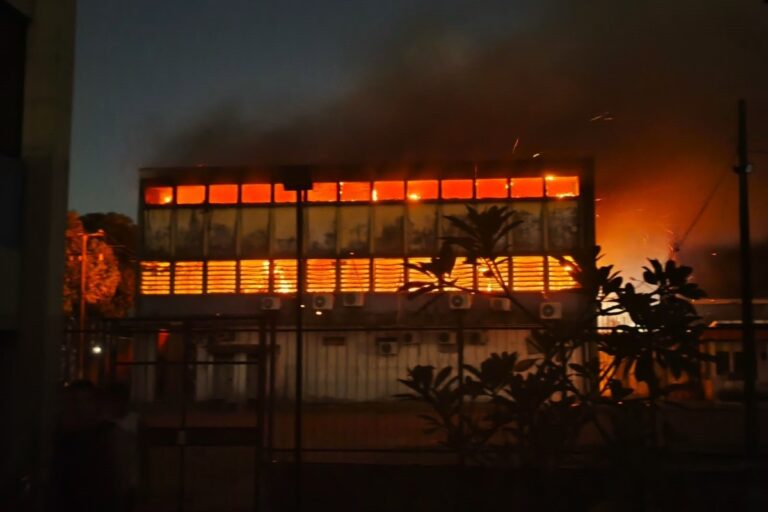 Incêndio atinge prédio da UFPE e levanta suspeita de ataque criminoso
