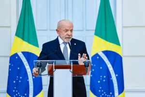 Povo vence o boicote: Lula é reeleito presidente com 51,7% dos votos Povo vence o boicote: Lula é reeleito presidente com 51,7% dos votos