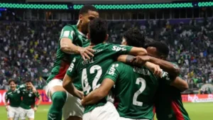 Palmeiras goleia o Corinthians por 4 a 1 no Dérbi e fica a um ponto do líder Flamengo Palmeiras goleia o Corinthians por 4 a 1 no Dérbi e fica a um ponto do líder Flamengo