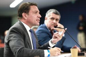 Governo Trump chama Ramagem de imigrante ilegal e confirma processo de deportação