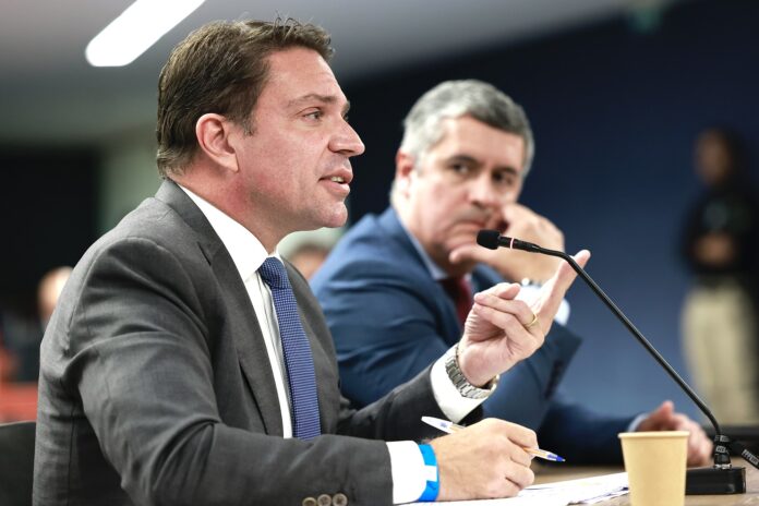 Governo Trump chama Ramagem de imigrante ilegal e confirma processo de deportação