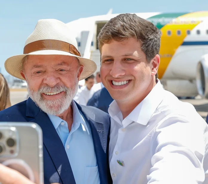 João Campos acompanha Lula de São Luís a Petrolina